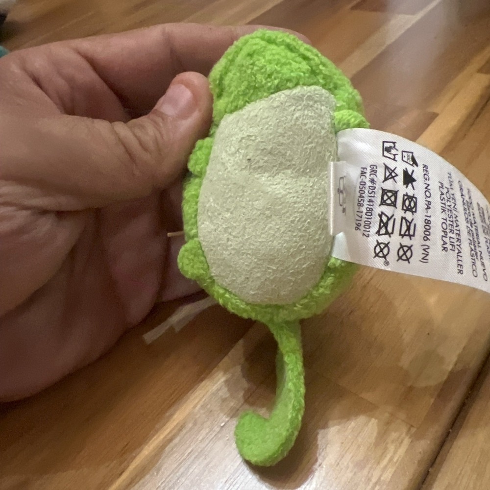 Disney Mini Tsum Tsum Plush - Pascal from Tangled - Disney Store US - Picture 5 of 7